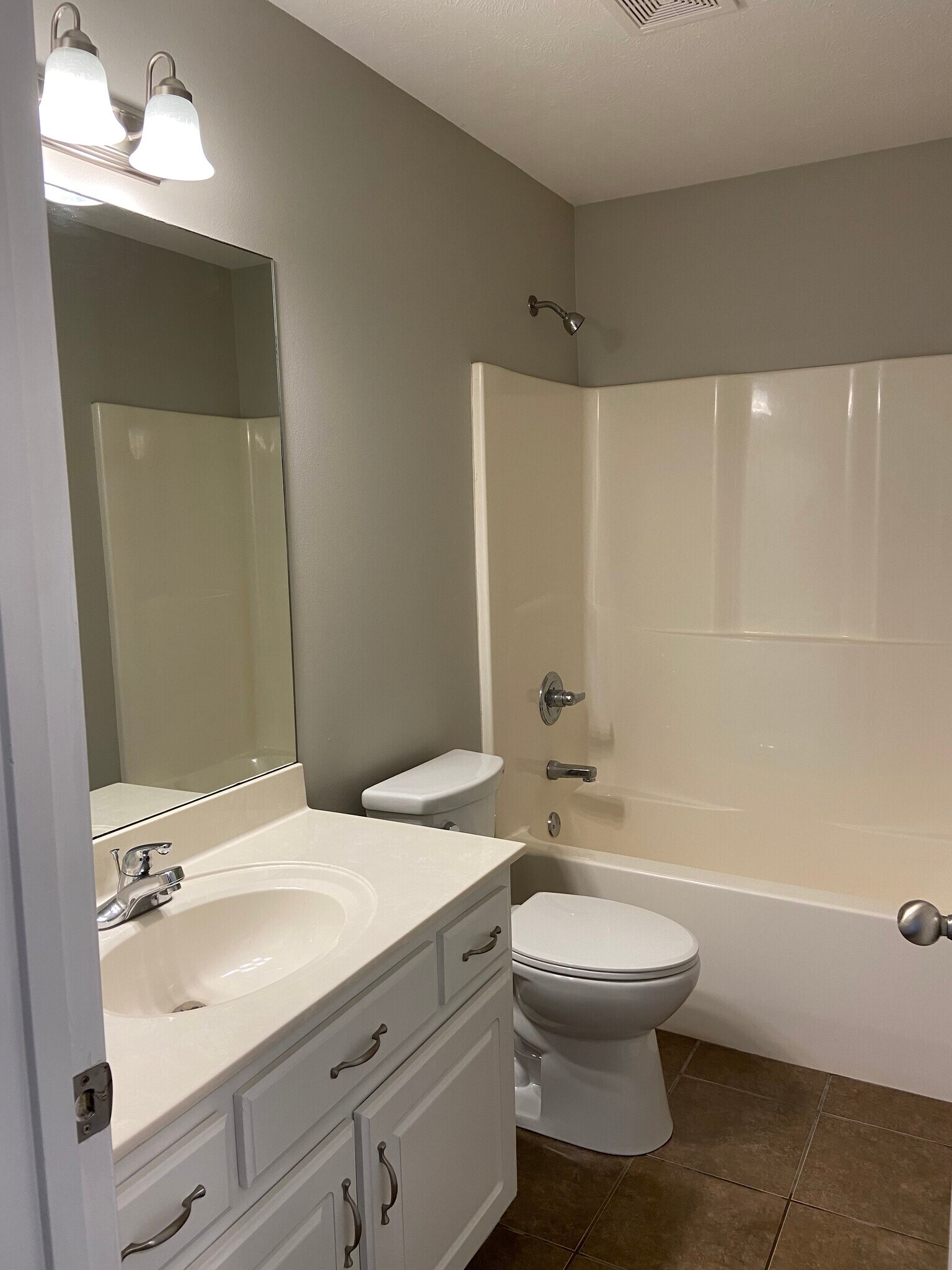Bathroom - 122 Peach St