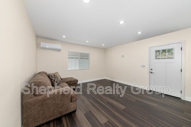 Building Photo - 130 N Lark Ellen Ave