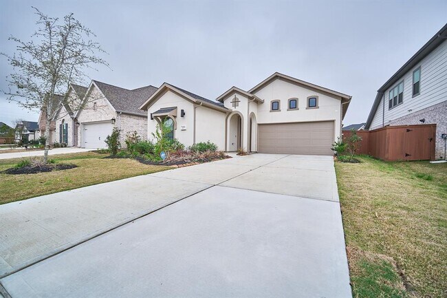 Building Photo - 24819 Yellow Spruce Cir