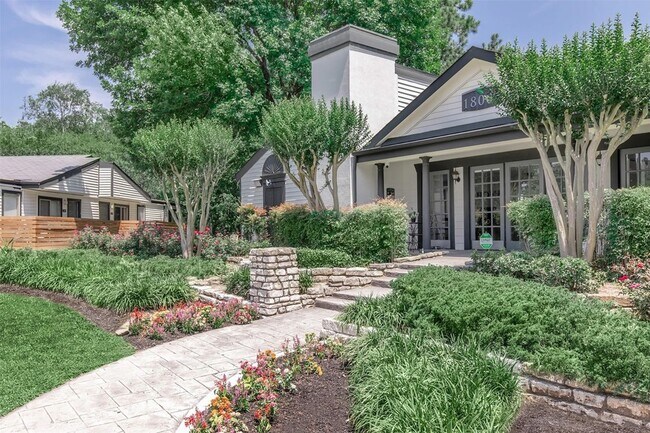 Building Photo - 18001 Cypress Trace Rd