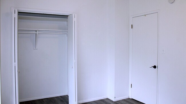 Building Photo - 336 Country Club Cir