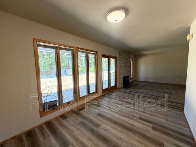 Building Photo - 30827 21st Ave SW