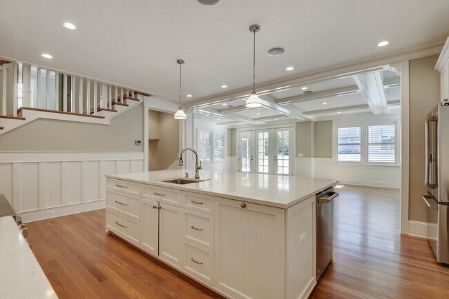 Building Photo - 5br Bethesda Home for Rent
