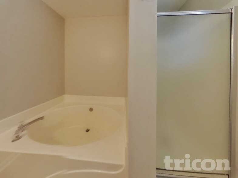 Building Photo - 1053 Abercorn Way