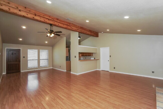 Building Photo - "Charming 3-Bedroom San Antonio Home with Cozy Fireplaces & Ample Storage!"