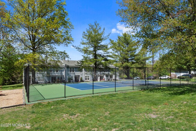 Building Photo - 19 Horseshoe Ct