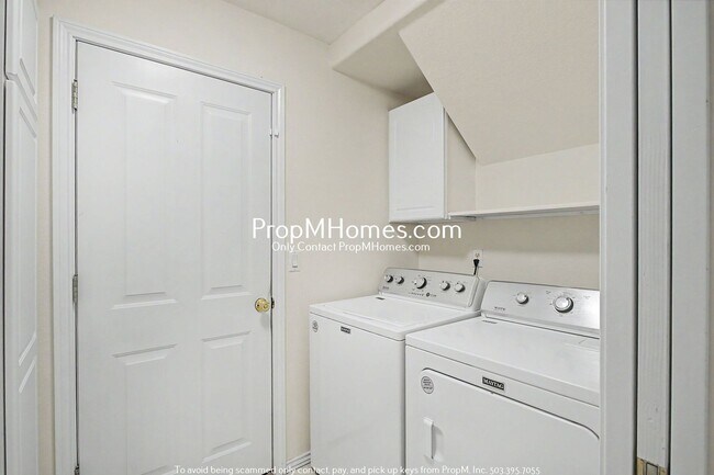 Building Photo - Bull Mountain Three Bedroom Home!