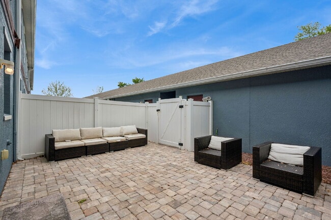 Building Photo - 13252 Silver Strand Falls Dr