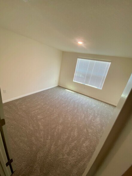 Building Photo - 392 Preston Cv Dr