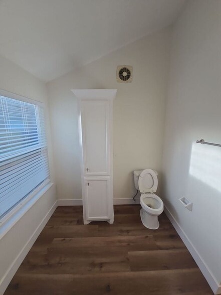 Building Photo - 2102 Gray Falls Dr