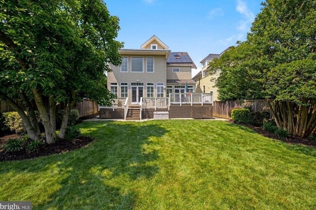 Building Photo - Sunny, Spacious, & Spectacular