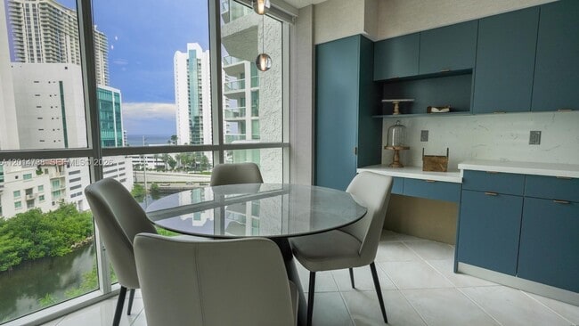 Building Photo - 16400 Collins Ave