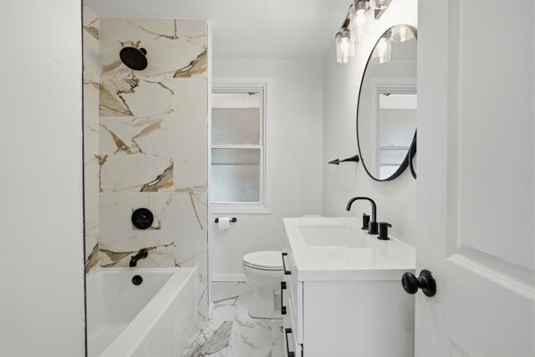 Building Photo - 1639 Gladstone St