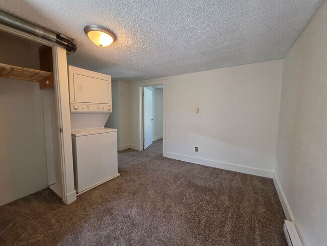 Building Photo - 2 bedroom 2 story Townhouse in Longmont
