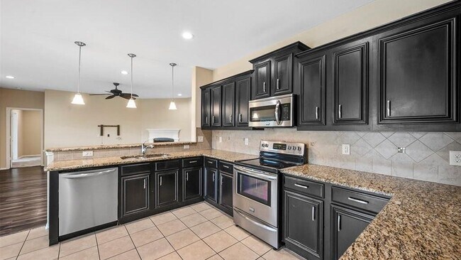 Building Photo - 2201 Liriope Ln