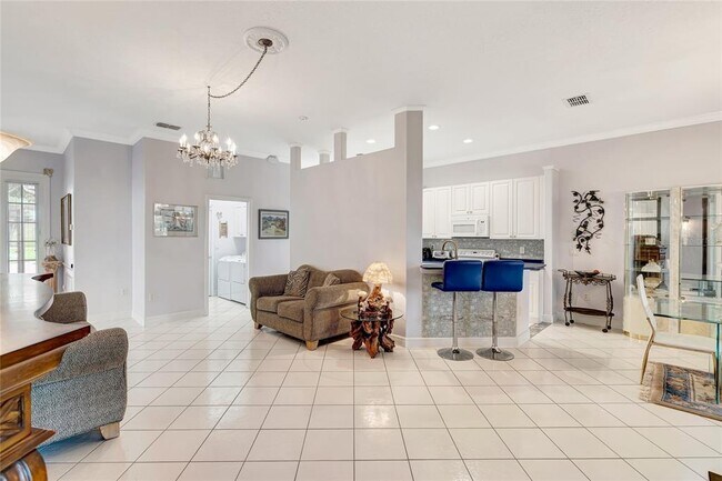 Building Photo - 2500 Castle Pines St