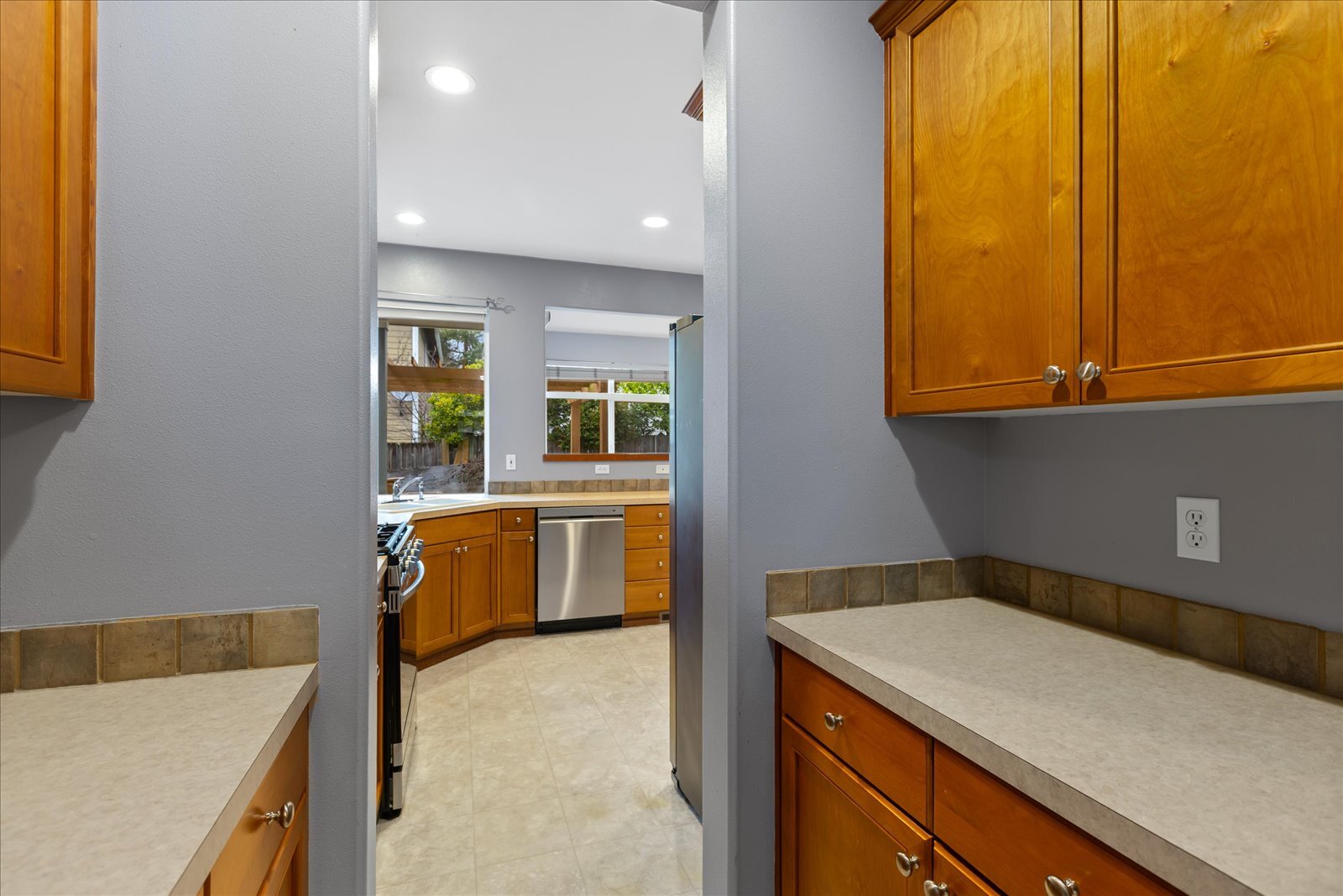 Building Photo - 5926 SE 2nd Ct