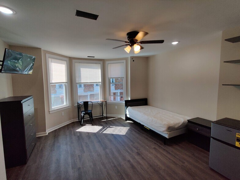 Building Photo - 5535 Crowson St