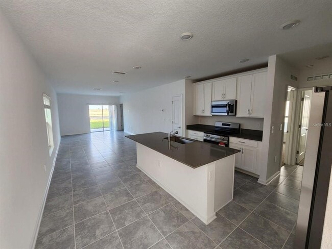 Building Photo - 2713 Runners Cir