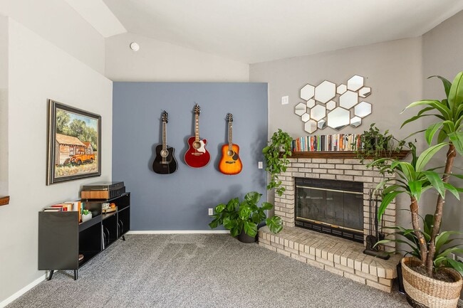 Building Photo - Newly Renovated 3 bed 2 bath home in the heart of MERIDIAN