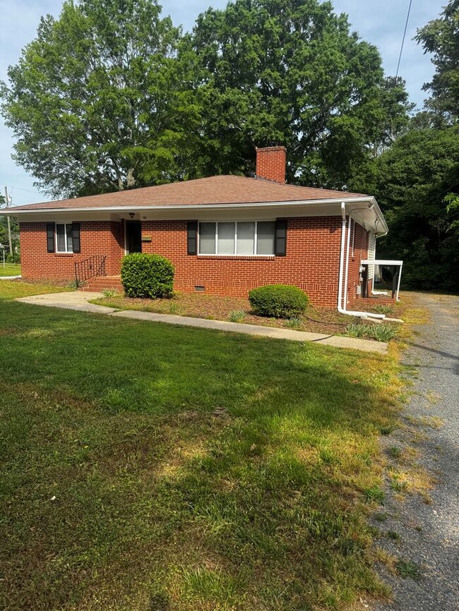Building Photo - 61 Winecoff Ave NE