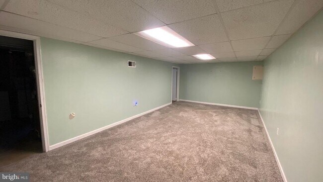 Building Photo - 642 Parkland Pl