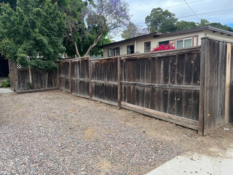 Building Photo - 2019 Cypress Ave