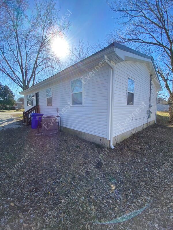 Building Photo - 838 Lock Ave