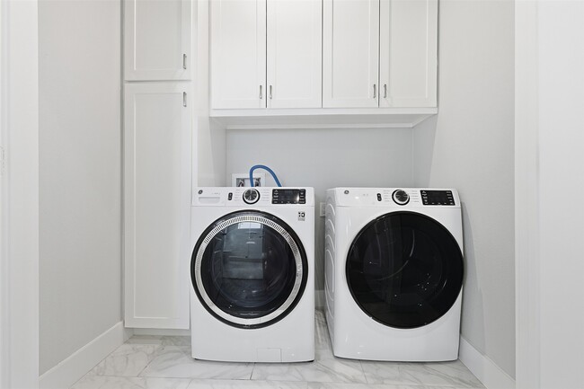 Building Photo - 514 E 29th St