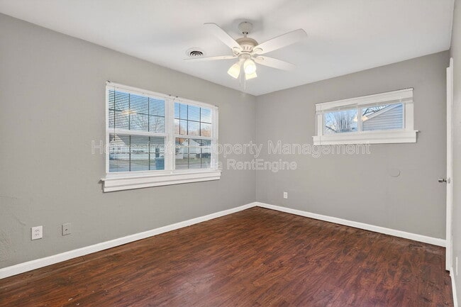 Building Photo - 1218 Maple Ave