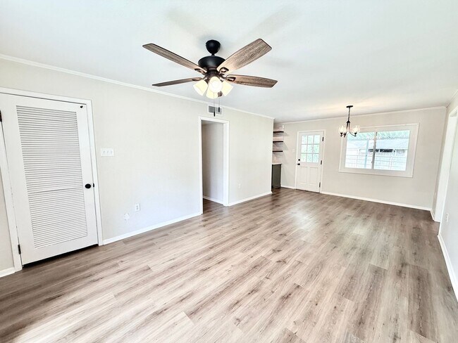 Building Photo - 2235 E Contour Dr