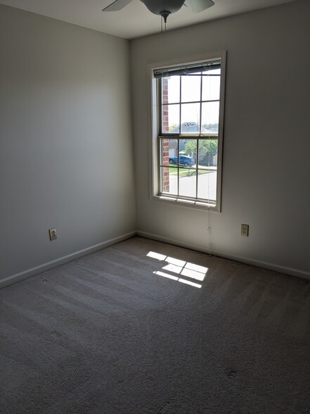 Building Photo - 628 Hadlow St