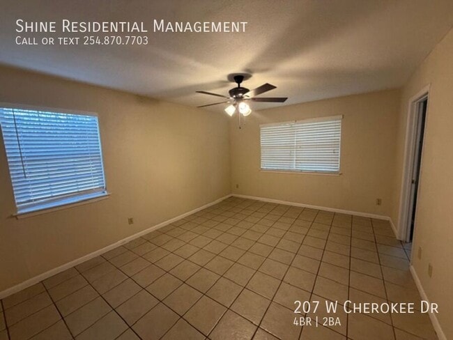 Building Photo - 207 W Cherokee Dr