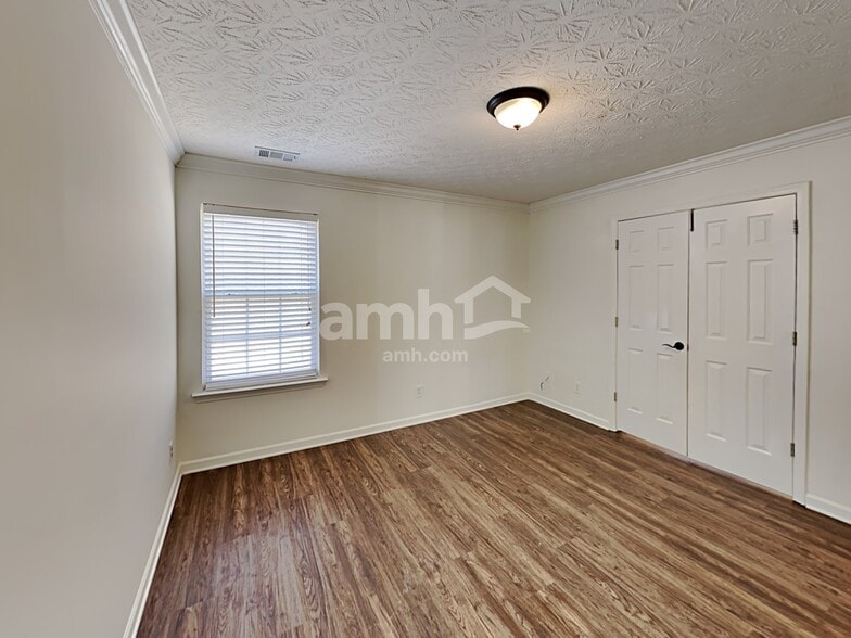 Building Photo - 218 Wild Flower Ln