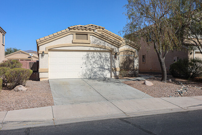 Primary Photo - 4Bed/2Bath House at Watson Rd/Yuma Rd! $39...