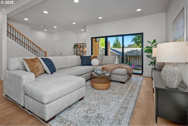 Building Photo - 3 Brand New Modern Urban 4 Bedroom 3 1/2 Bath Homes with Designer Finishes and Air Conditioning A...