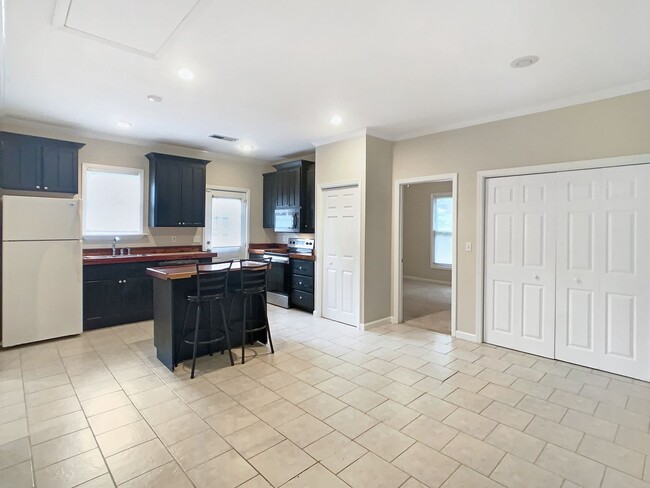 Building Photo - 2303 22nd St