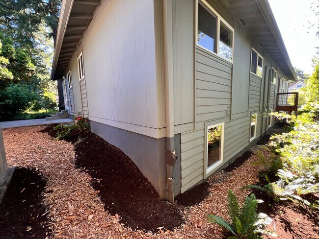 Building Photo - #244-5110 SE 41st Ave