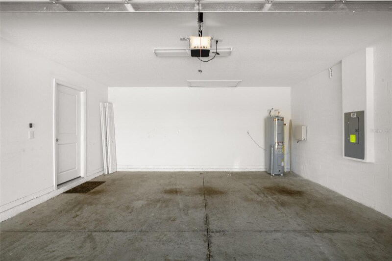 Building Photo - 10205 Cool Waterlily Ave