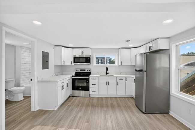 Building Photo - 428 S Governors Ave