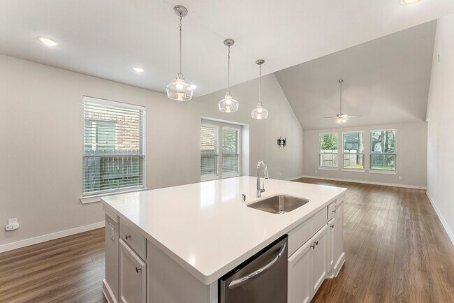 Building Photo - 421 Soapberry Tree Ct