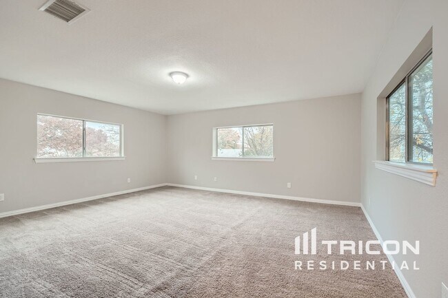 Building Photo - 5130 Gallahad Dr