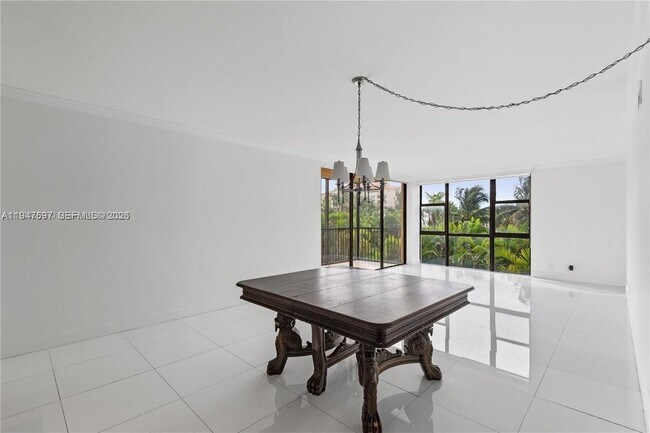 Building Photo - 20335 W Country Club Dr