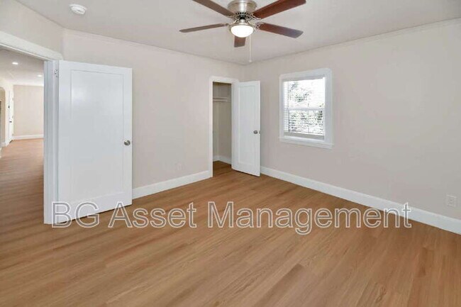 Building Photo - 2801 Sabral Cir