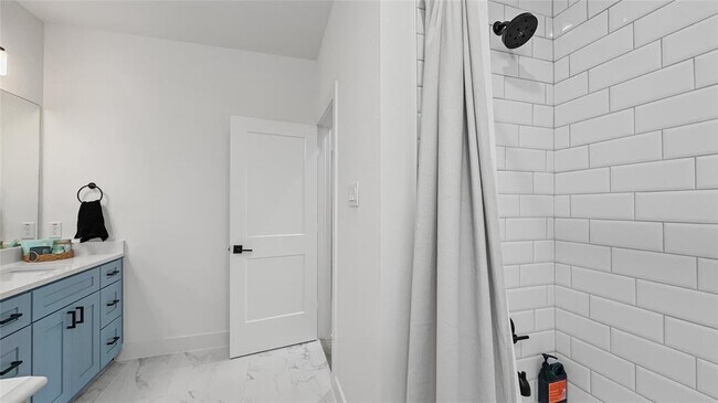 Building Photo - 6423 Highland Pine Ln