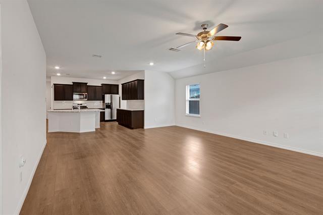 Building Photo - 314 Red Oak Dr