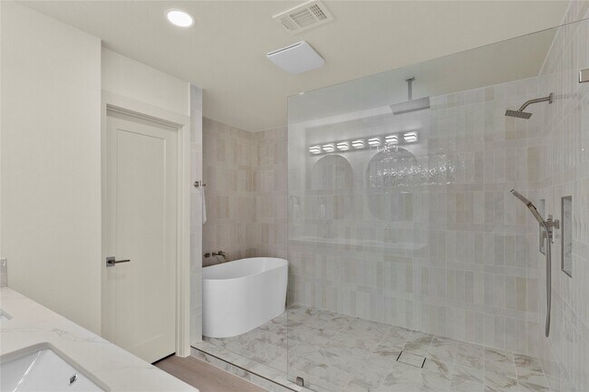 Building Photo - 20 Buttonbush Ct