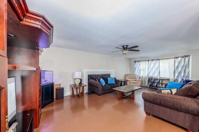 Building Photo - 913 Bern St