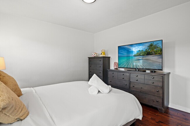 Building Photo - 1751 Belmont Ave