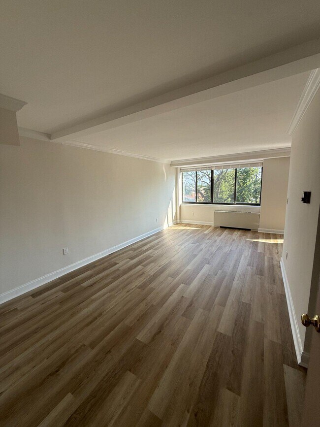Building Photo - 4390 Lorcom Ln